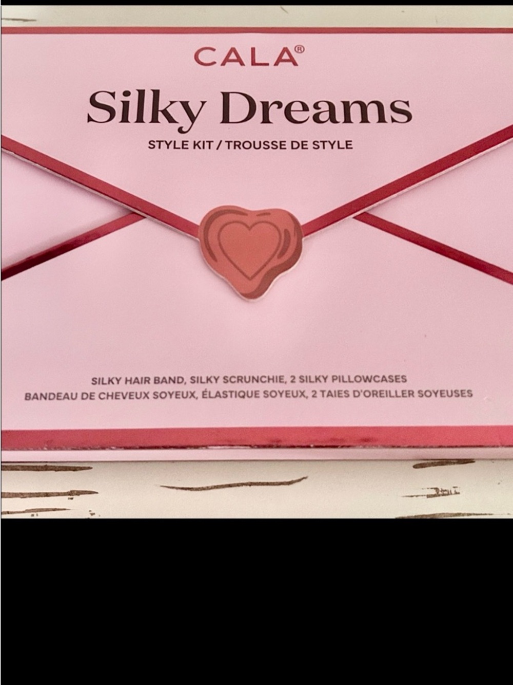 CALA Silky Dreams. 2 Silky Pillowcases With
3 Hair Accessories. NIB - Picture 4 of 4